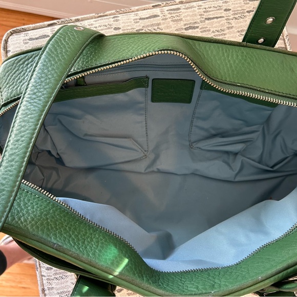 RARE COLE HAAN Village pebbled leather in kelly green. Oversized! 16 x 8 x 6. - Picture 7 of 10